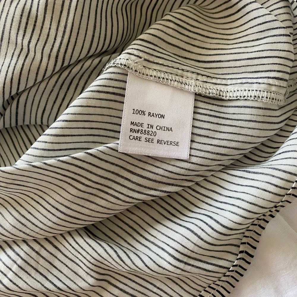 Artisan NY Striped Black White Button-Down Tie Knot Women's Lightweight Top L - Picture 7 of 7